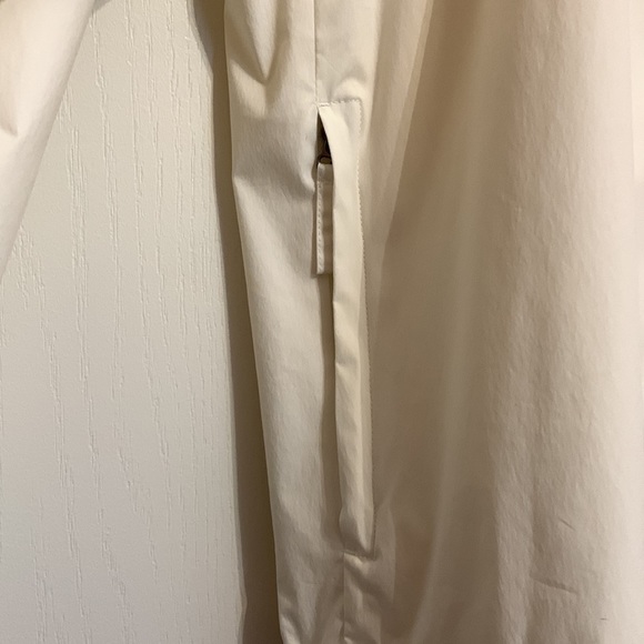 XL Zara Windbreaker in Cream with Hood - Picture 5 of 14